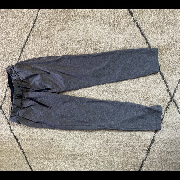 lululemon on the fly pants luxtreme - Picture 2 of 4